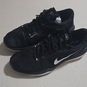Nike Men's Black Athletic Shoes